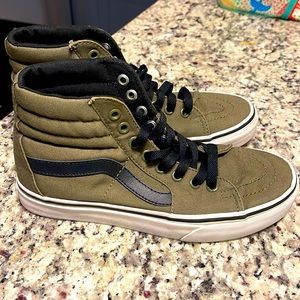Vans OldSkool Hightop Sneakers Women’s 6 men’s 4.5